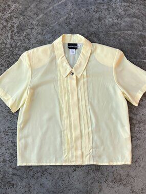 Vintage Oui Petites by Tan Jay Butter Yellow Tuxedo Pleat Blouse Size 10P Petite
